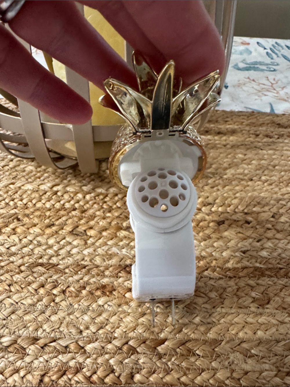 Bath & Body Works Pineapple Wallflower Plugin - Picture 4 of 5